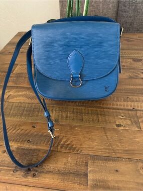 LOUIS VUITTON Epi Saint Cloud GM Shoulder Bag